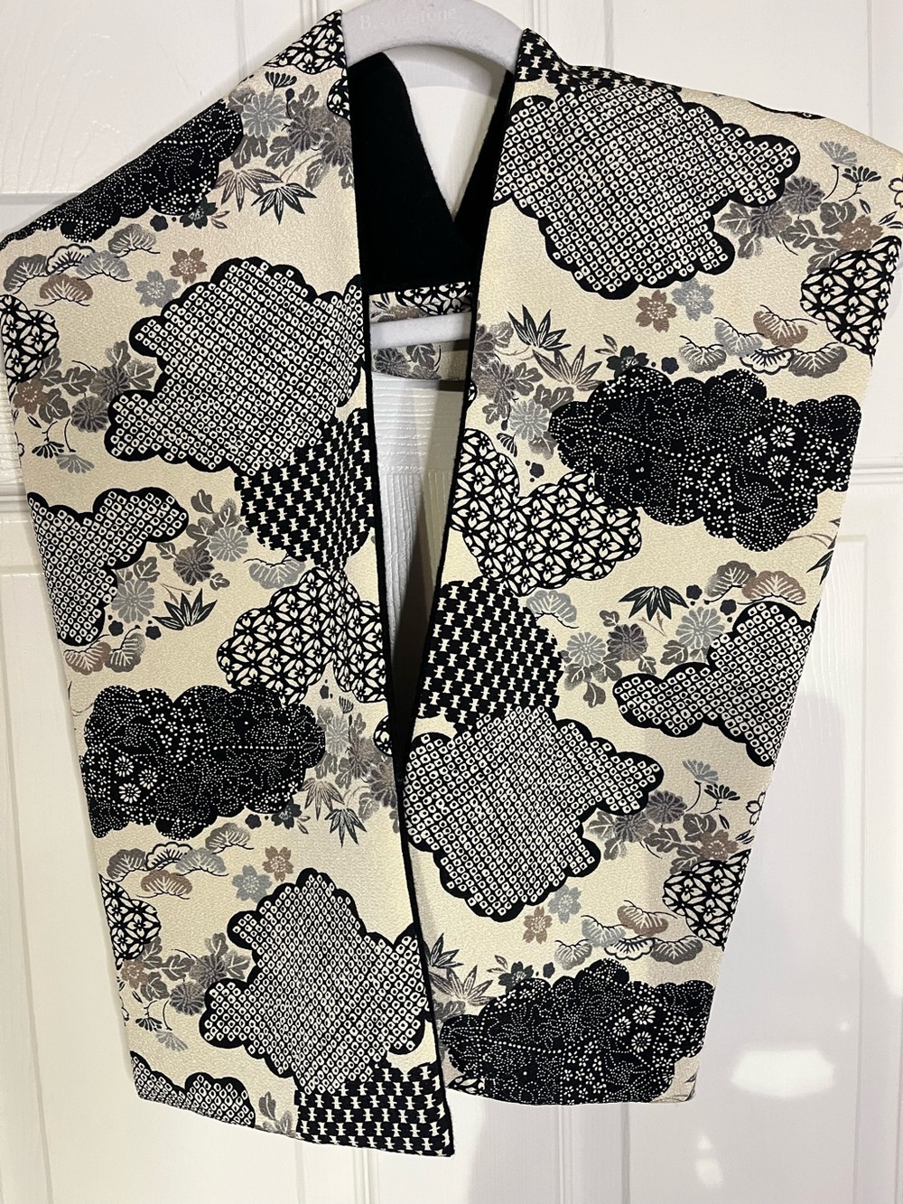 Women’s Asian Inspired Scarf with black backing NWOT